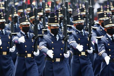 FOTO: Parade Militer Peringati Hari Kemerdekaan Meksiko