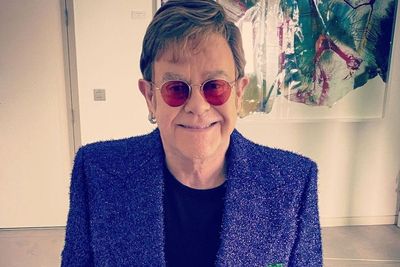 Cedera Pada Pinggul, Elton John Tunda Tur Farewell Yellow Brick Road
