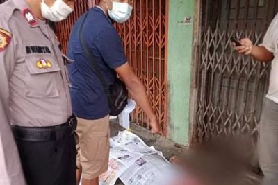 Kakek Tanpa Identitas Tewas Mengenaskan di Emperan Jalan, Ada Uang 100 Ribu Disekitarnya