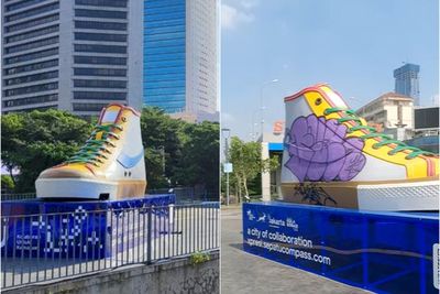 Baru Diresmikan Kemarin, Tugu Sepatu Jadi Sasaran Vandalisme