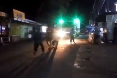 Video Detik-detik Remaja Terlindas usai Cegat Truk Demi Konten, Jangan Ditiru!