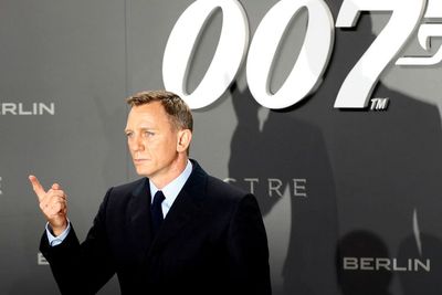 Pamit dari Peran James Bond, Daniel Craig Emosional