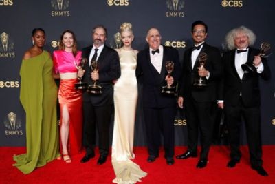 Daftar Pemenang Emmy Awards 2021: The Crown dan The Queen s Gambit Boyong Banyak Piala
