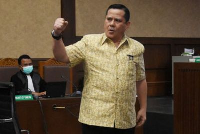 Irjen Napoleon Dibantu Eks Anggota FPI saat Lumuri Tinja, Muhammad Kece Tak Melawan