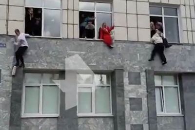 Detik-detik Penembakan di Universitas Rusia, Mahasiswa Panik Lompat dari Jendela