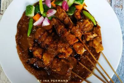Sedang Tak Ada Kegiatan? Buat Sate Ayam Madura Yuk