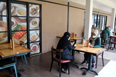 Pemprov DKI Jakarta Izinkan Restoran, Rumah Makan dan Kafe Buka Hingga Jam 12 Malam