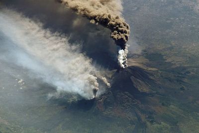 Gunung Etna, Gunung Berapi Indah Seperti Kembang Api Raksasa