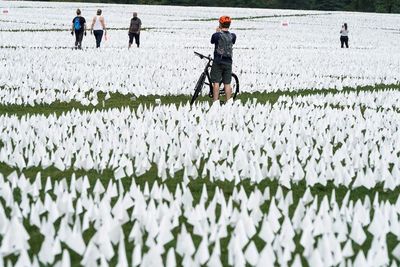 FOTO: Lebih dari 600.000 Bendera Menjadi Saksi Kematian COVID di Amerika