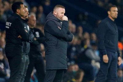 Wayne Rooney Menangis saat Tahu Klub Asuhannya Derby County Bangkrut