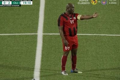 Rekor, Wakil Presiden Suriname Debut sebagai Pesepakbola Tertua di Laga Internasional