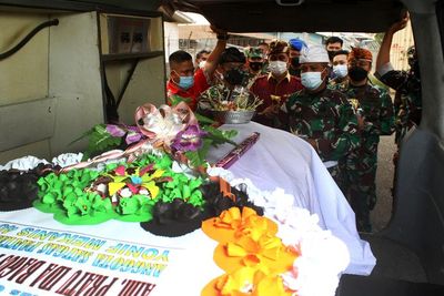 FOTO: Kedatangan Jenazah Prajurit TNI dari Papua