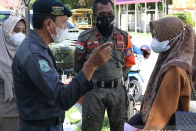 Polisi Amankan Puluhan Warga yang Pakai Busana Ketat di Aceh Barat