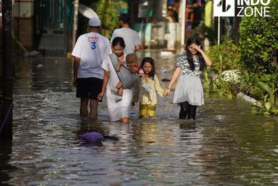 Hadapi Musim Hujan, Anies Masih Pasang Target Banjir Surut dalam 6 Jam
