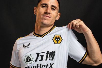Pemerintah Inggris Larang Perusahaan Judi Sebagai Sponsor Jersey Klub Sepak Bola