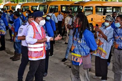 Menhub Budi Karya Apresiasi Para Sopir Bus yang Ikut Sukseskan PON Papua