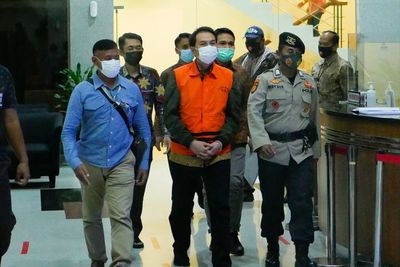 Pernah Jadi Advokat, Ini Perjalanan Karir Azis Syamsuddin yang Kini Ditahan KPK