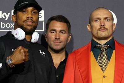 Prediksi Tyson Fury Soal Pertarungan Anthony Joshua vs Oleksandr Usyk