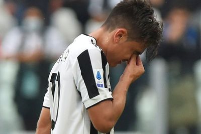 Sedih, Paulo Dybala Menangis Tinggalkan Lapangan Akibat Cedera Usai Sumbang Gol Juventus
