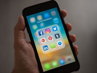 Daftar Pemilik Zodiak yang Suka Menyindir Orang pada Media Sosial!