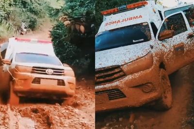 Perjuangan Keras Distribusi Vaksin di Sumbar, Lalui Jalan Tak Beraspal Berlumpur Tebal