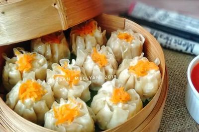 Enaknya Makan Dimsum Ayam Udang Saus Minyak Cabe, Berikut Resepnya