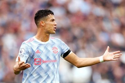 Sejumlah Pemain MU Keberatan dengan Menu Makan Sehat ala Ronaldo