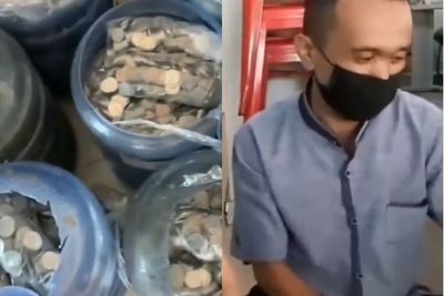 Nabung Uang Koin di Galon, Pria di Makassar Ini Berhasil Beli Mobil Seharga Rp271 Juta