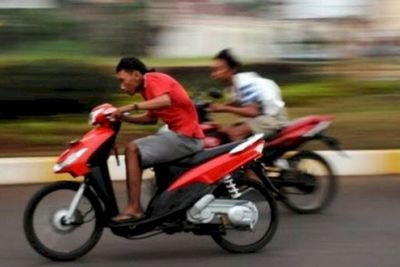 Bocah Nangis Kejer Diciduk Polisi karena Balap Liar, Minta Tolong Dalih Ibu Sedang Sakit