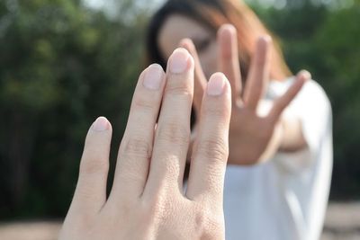 Bakal Pisah dengan Orang Tersayang, 5 Lagu Perpisahan Ini Cocok Banget untuk Diputar