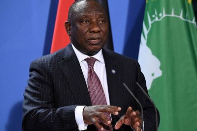 Jelang Libur Musim Panas, Afrika Selatan Longgarkan Pembatasan Covid-19