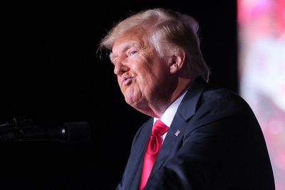 Donald Trump Desak Hakim Florida Agar Twitter Pulihkan Akunnya