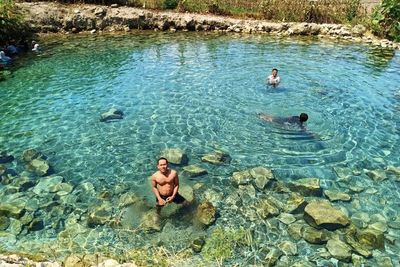 Segarnya Mandi di Lau Timah Dairi, Airnya Jernih dan Dipercaya Sembuhkan Penyakit
