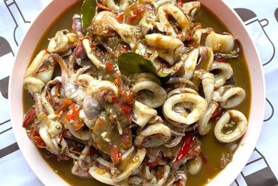 Buat Cumi Pedas Hitam Yuk Guys, Pas untuk Menu Makanan di Weekend Nih