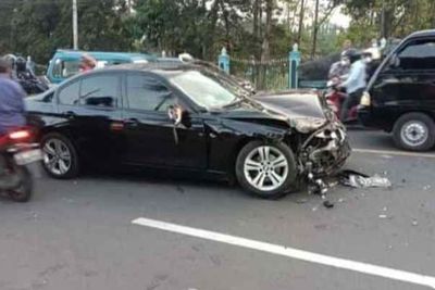 Terungkap! Penyebab Kecelakaan BMW di Cisarua: Ternyata Kecelakaan Beruntun