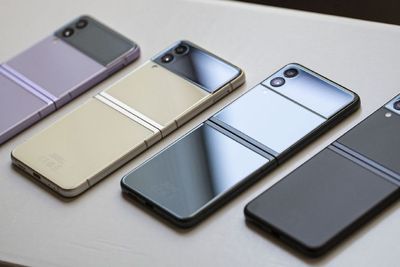Di Korea Selatan, Penjualan Smartphone Lipat Baru Samsung Hampir Tembus 1 Juta Unit!