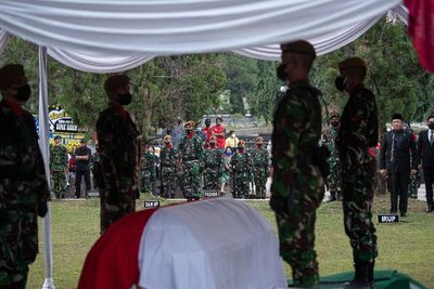FOTO: Pemakaman Sabam Sirait