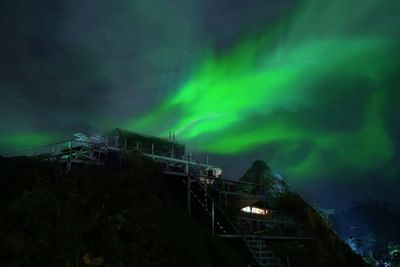 Viral Cahaya Hijau Mirip Aurora di Langit Tumpeng Menoreh, Ini Kata Peneliti BRIN