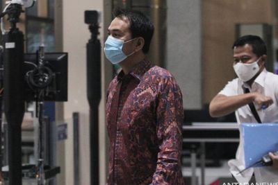 Azis Syamsuddin Disebut Punya 8 Orang untuk Amankan Kasus di KPK