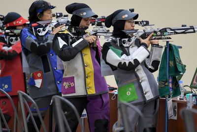 FOTO: Kualifikasi Menembak 10 Meter Air Rifle Putri