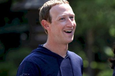Facebook Error, Mark Zuckerberg Alami Kerugian Hingga Rp99 T