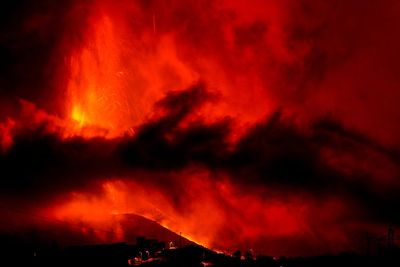 FOTO: Gunung Berapi Cumbre Vieja Terus Meletus di Spanyol