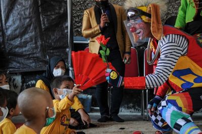 FOTO: Komunitas Badut Hibur Anak Penyintas Kanker