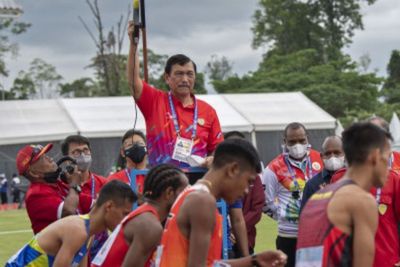 Luhut Pandjaitan Buka Pertandingan Cabang Olahraga Atletik PON Papua