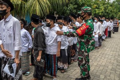 Anies Baswedan Apresiasi Peran Aktif TNI dalam Tangani Covid-19