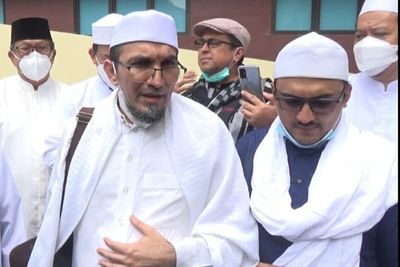 Momen Eks Ketum FPI Dkk Bebas: Jangan Putuskan Doa, Habib Rizieq Masih Ditahan