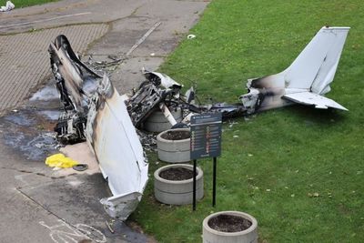 Pesawat Cessna 172 yang Bawa Spanduk Lamaran Ini Jatuh, 1 Orang Tewas
