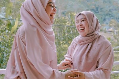 Sambil Menahan Tangis, Ibu Lesty Akui Sakit Baca Komentar Nyinyir Netizen untuk Anaknya