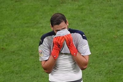 Dihujat Fans Italia, Mancini Bela Donnarumma