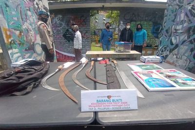 Remaja di Bogor Tewas Bersimbah Darah usai Dikeroyok Geng Motor Pakai Celurit dan Parang